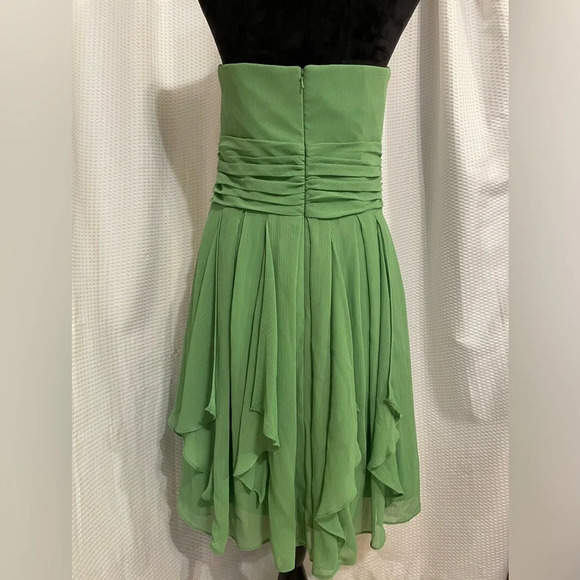 David’s Bridal Green Ruffled Strapless Dress Size 10 - Picture 4 of 8